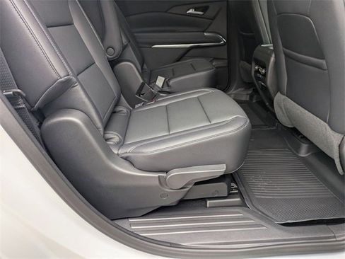 New 2026 Chevrolet Traverse LT w/ Sun and Wheel Package image 36