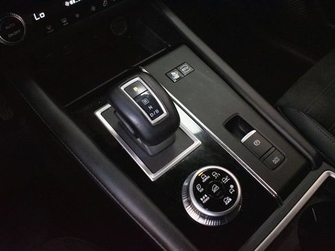 Used 2024 Mitsubishi Outlander 4WD Plug-In Hybrid image 18