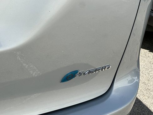 Used 2023 Chrysler Pacifica Touring-L image 8