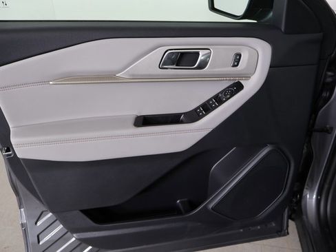 New 2026 Ford Explorer Active w/ Active Comfort Package image 19