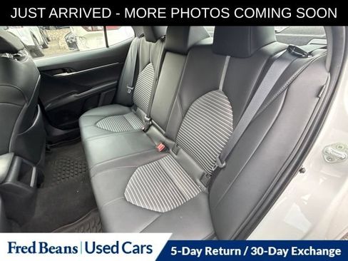 Used 2024 Toyota Camry SE w/ Cold Weather Package FWD image 13