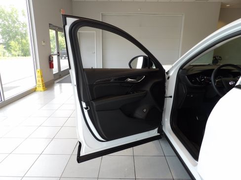 Used 2023 Buick Envision Essence w/ Sport Touring Package AWD/4WD image 8