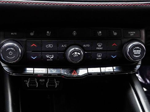Used 2022 Dodge Durango R/T w/ Blacktop Package AWD/4WD image 22