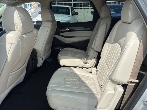 Used 2022 Buick Enclave Avenir image 15