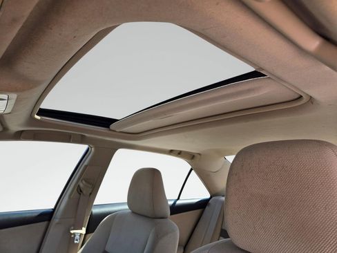 Used 2012 Toyota Camry XLE w/ Convenience Pkg FWD image 16