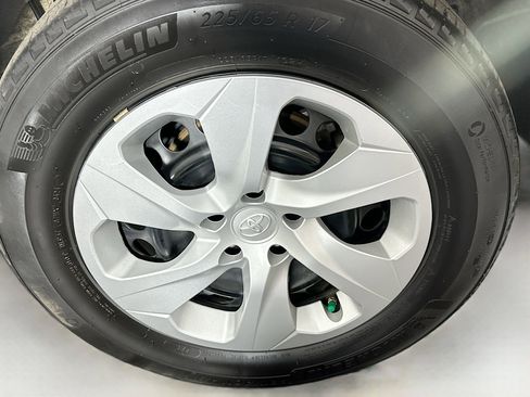 Used 2024 Toyota RAV4 LE image 11