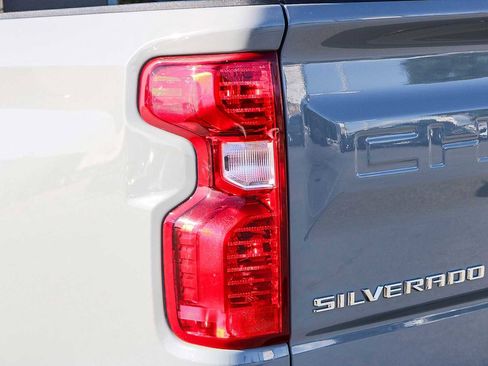 Used 2024 Chevrolet Silverado 1500 LT w/ Leather Package AWD/4WD image 9