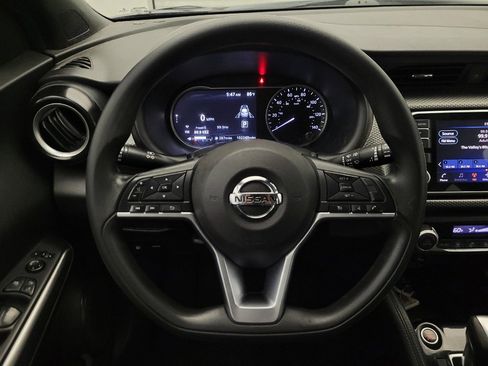Used 2020 Nissan Kicks SV FWD image 22