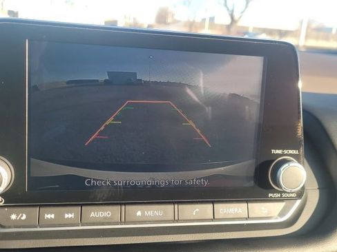 Used 2023 Nissan Rogue SV image 16