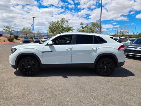 Certified 2023 Volkswagen Atlas Cross Sport SE w/ Black Wheel Package AWD/4WD image 4