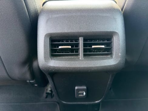 Used 2019 Chevrolet Equinox LS FWD image 20