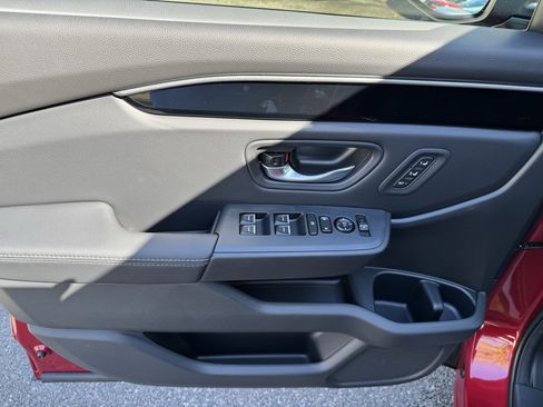 New 2025 Honda Pilot Touring image 13