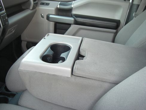 Used 2018 Ford F150 XLT w/ Trailer Tow Package image 10