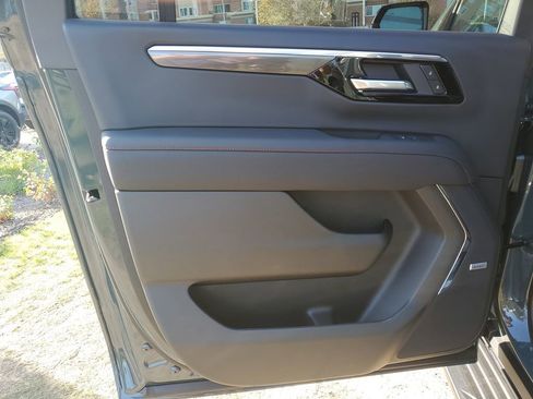 New 2026 Chevrolet Suburban RST w/ Comfort Package image 18