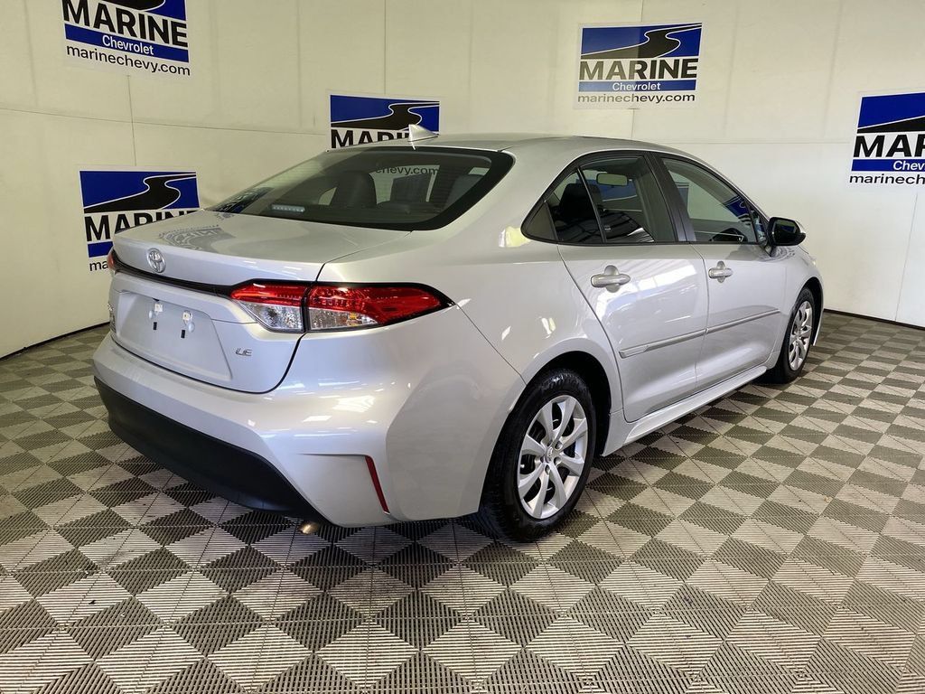 Used 2025 Toyota Corolla LE FWD image 13