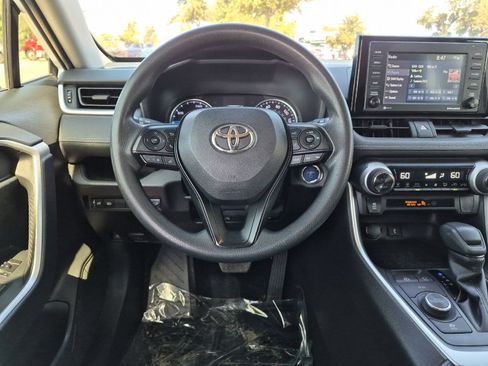 Certified 2022 Toyota RAV4 XLE w/ Convenience Package AWD/4WD image 13