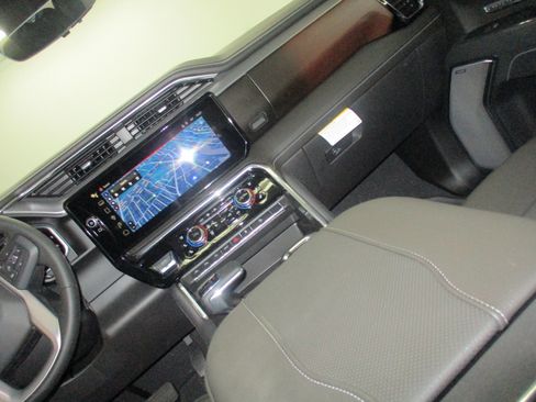 New 2026 GMC Sierra 1500 Denali w/ Denali Reserve Package AWD/4WD image 27
