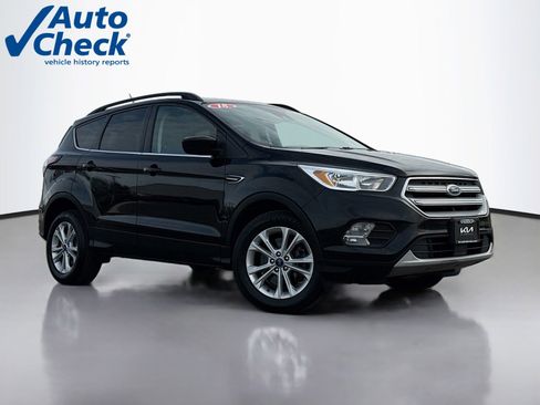 Used 2018 Ford Escape SE w/ Ford Safe & Smart Package image 1