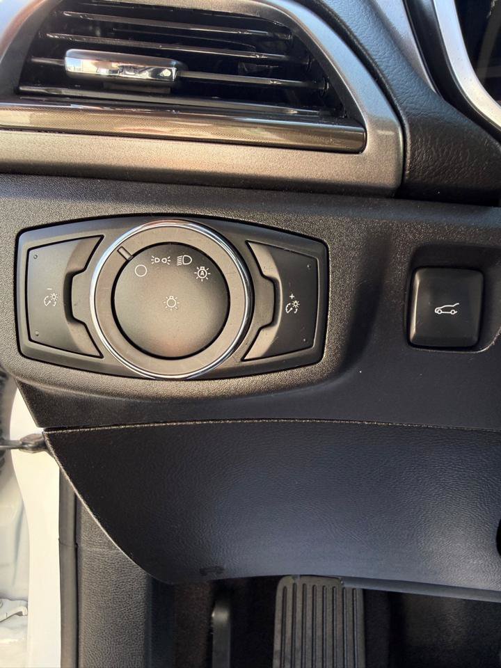 Used 2019 Ford Fusion SEL FWD image 21