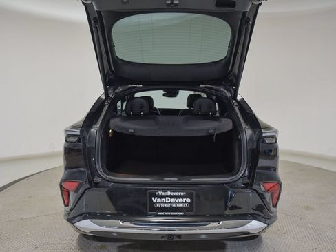 Used 2025 Buick Envista Avenir FWD image 9