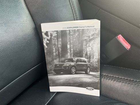 Used 2016 Ford Explorer XLT w/ Equipment Group 202A image 37