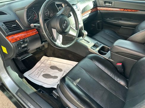 Used 2011 Subaru Outback 2.5i Limited w/ PWR Moonroof Pkg image 10