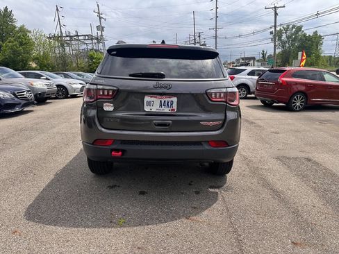 Used 2018 Jeep Compass Trailhawk AWD/4WD image 4
