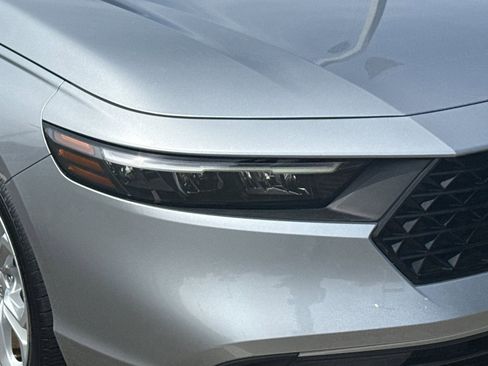 Certified 2023 Honda Accord LX image 11