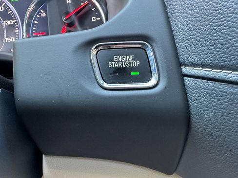 Used 2022 GMC Acadia Denali w/ Denali Technology Package image 48