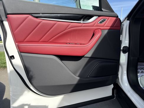 Certified 2022 Maserati Levante GT image 10