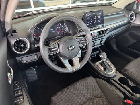 Used 2020 Kia Forte LXS FWD image 3