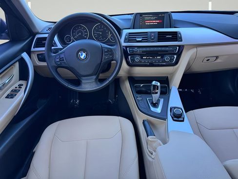 Used 2018 BMW 320i Sedan RWD image 5