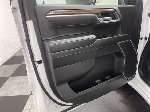 Used 2025 Chevrolet Silverado 1500 LT image 10