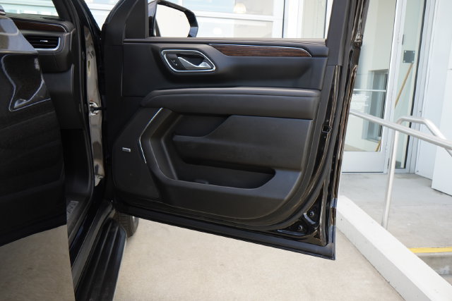 Used 2024 Chevrolet Tahoe High Country w/ Advanced Technology Package AWD/4WD image 14