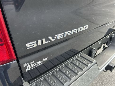 Used 2022 Chevrolet Silverado 1500 LT image 11