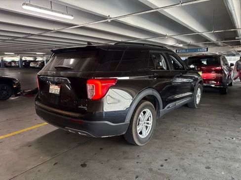 Used 2023 Ford Explorer XLT w/ Equipment Group 202A AWD/4WD image 4