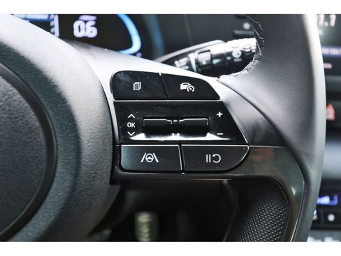 Certified 2025 Hyundai Elantra Sport FWD image 18