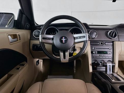 Used 2009 Ford Mustang Convertible image 20