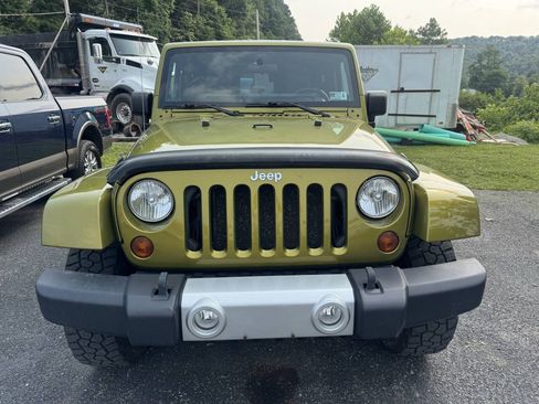 Used 2010 Jeep Wrangler Sahara AWD/4WD image 3