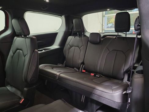 New 2026 Chrysler Pacifica Select image 12
