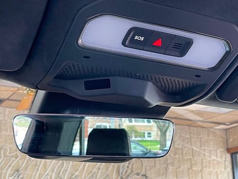 Used 2022 Rivian R1T Adventure image 45