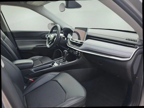 Used 2022 Jeep Compass Latitude AWD/4WD image 20