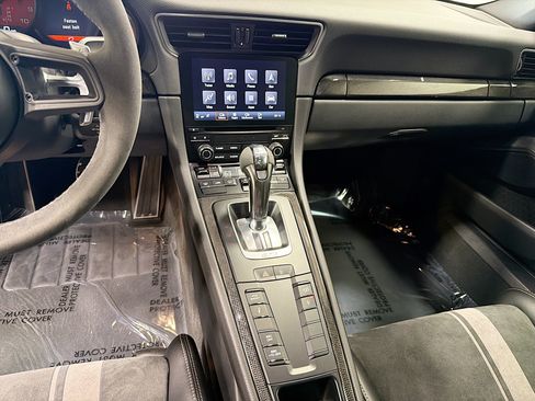 Certified 2018 Porsche 911 GT3 RWD image 17