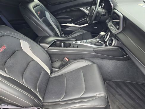 Used 2017 Chevrolet Camaro SS RWD image 13