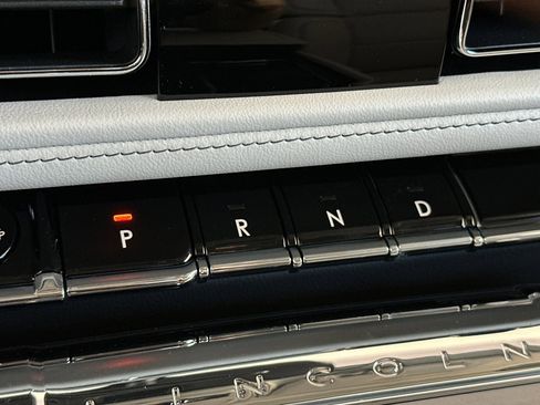 New 2025 Lincoln Aviator Reserve w/ Luxury Package image 22