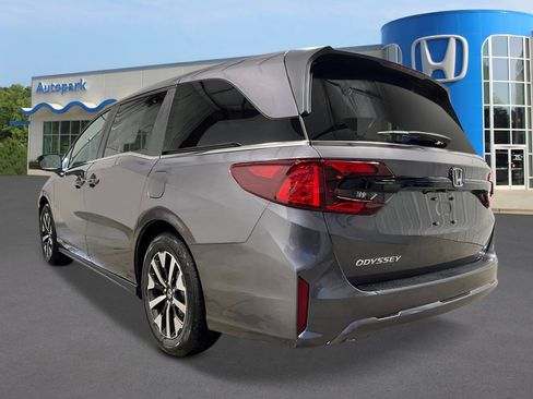 New 2026 Honda Odyssey EX-L image 3