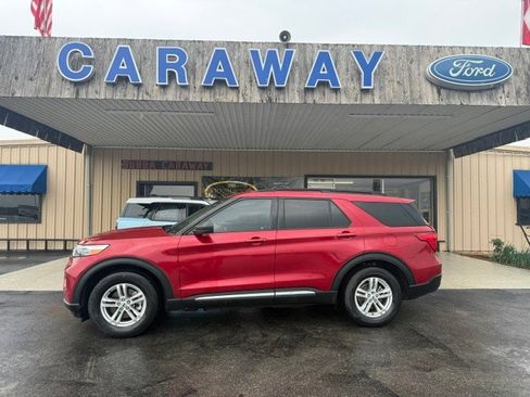 Used 2023 Ford Explorer XLT RWD image 1