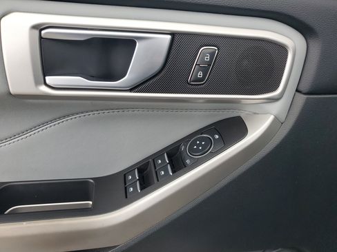 Used 2023 Ford Explorer XLT w/ Equipment Group 202A image 23