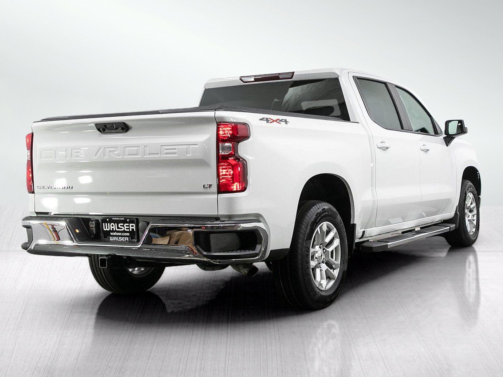 Used 2023 Chevrolet Silverado 1500 LT AWD/4WD image 5