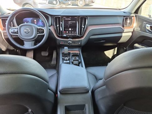 Used 2023 Volvo XC60 B5 Plus AWD/4WD image 18